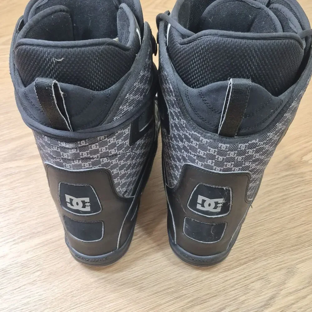 DC Phase 09 Snowboard Boots Mens 14 Black Gray Check Lace Up 2009 DC Logo READ
